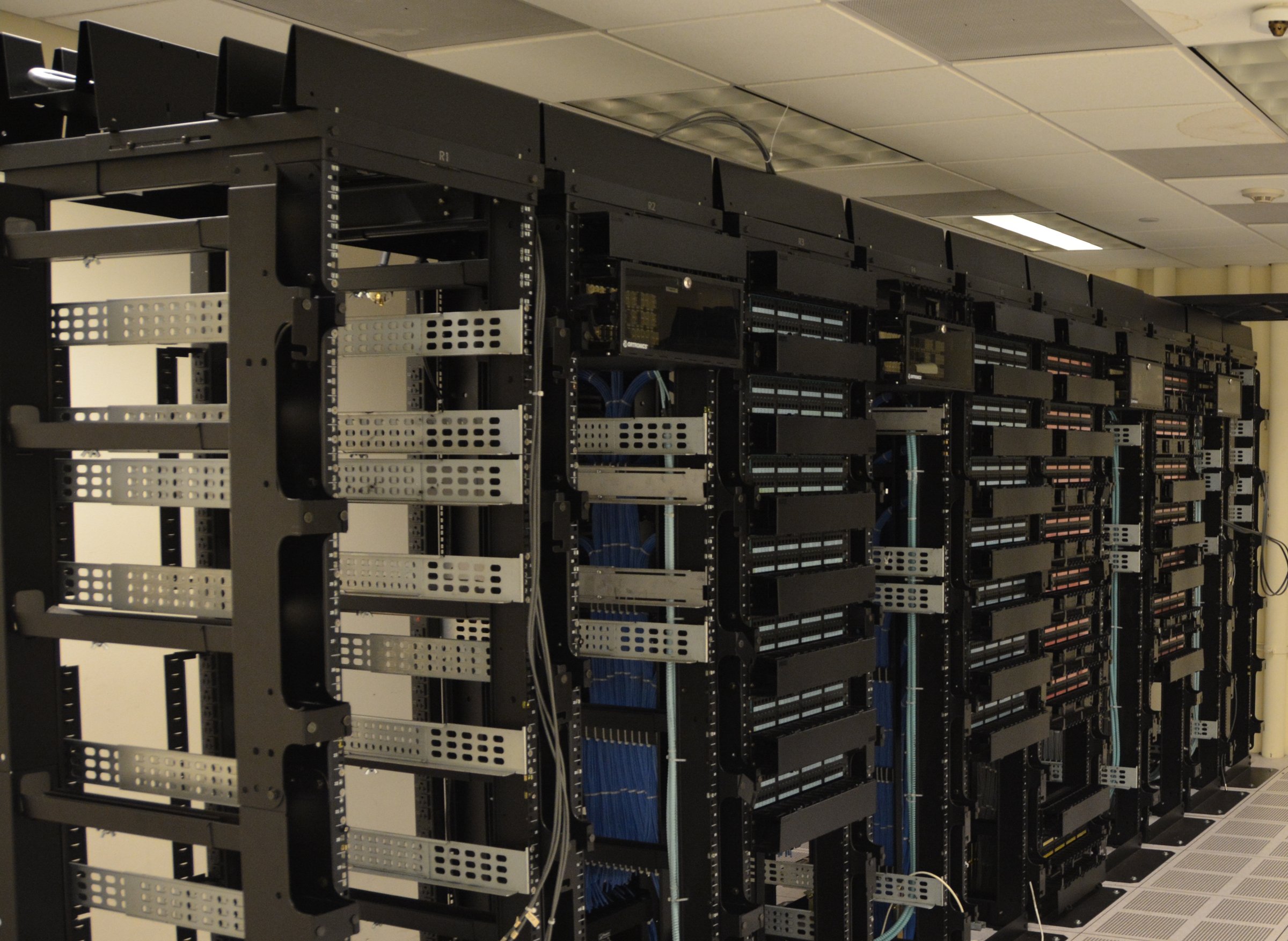 Structured cabling and patch panels in a network rack